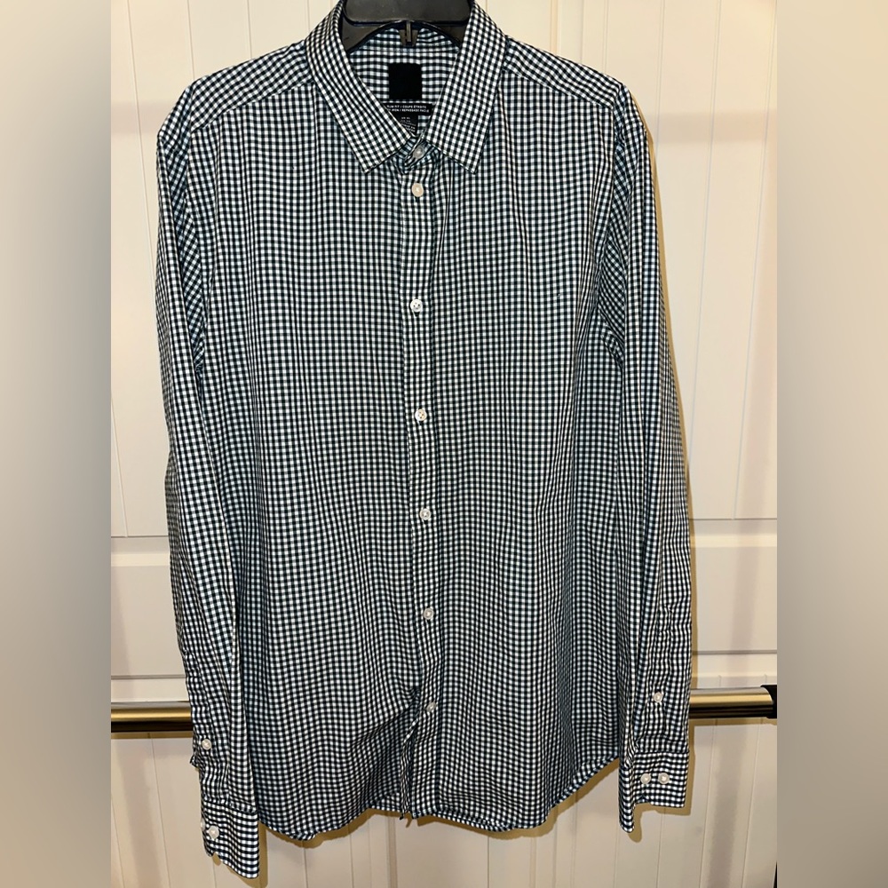 H&M slim fit but not dress shirt in green and white gingham. Extra large.